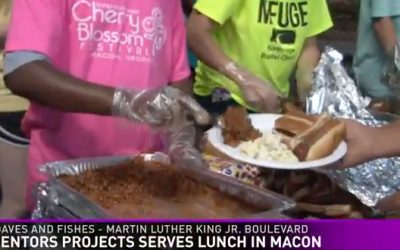 Mentors Project Serves Lunch in Macon